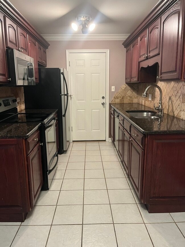10620 Brooks Ln Unit 2-B3