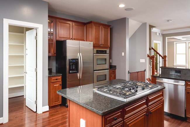 Photo - 2638 S Kenmore Ct