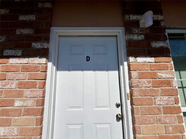Photo - 1042 W Village Ct Unit D