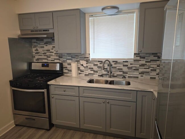 Photo - 14605 Des Plaines St Unidad 1E