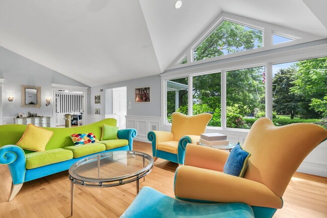 Photo - 16 Bingham Hill Cir