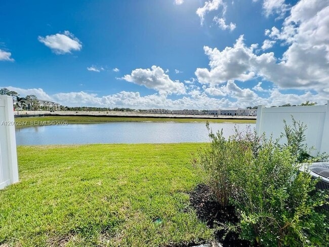 Photo - 212 SE Woodbark St