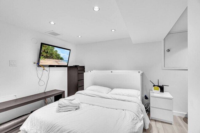 Photo - 2841 SW Marine Dr Unit ID1051797P