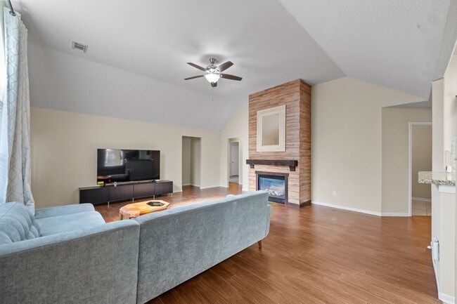 Photo - 15519 Elm Leaf Pl