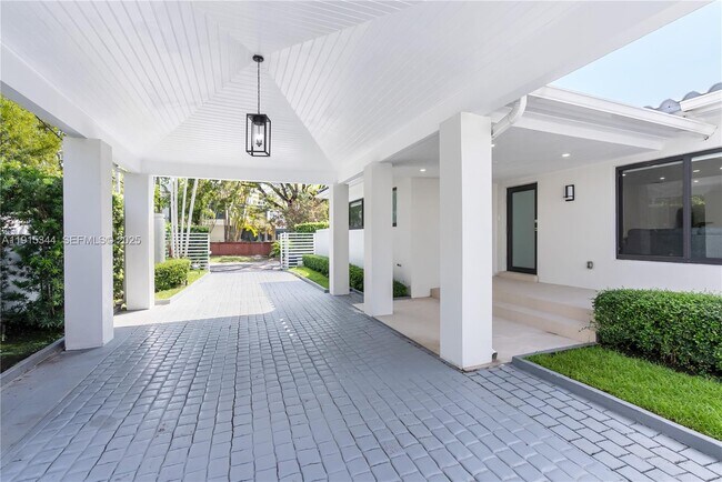 Photo - 1600 Micanopy Ave