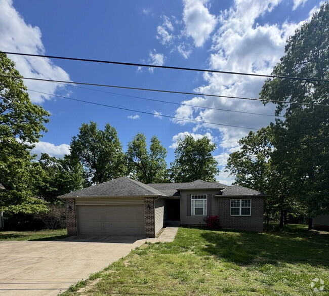 Building Photo - Beautiful Home in Kimberling City