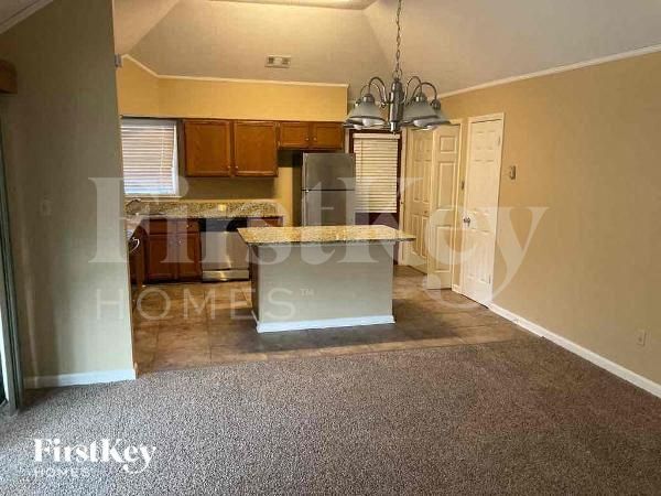 Photo - 935 Rutland Dr