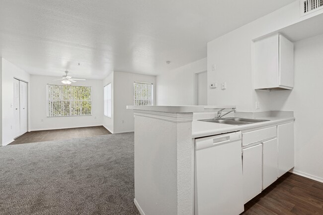 Glen Oaks Apartments