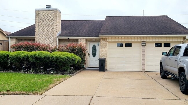 Building Photo - 16311 La Luna Dr