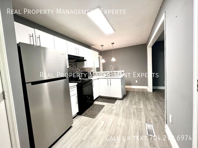 Photo - 2503 Eastway Dr