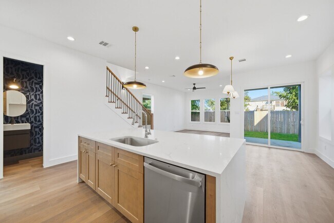 Photo - 2036 Thonig Rd