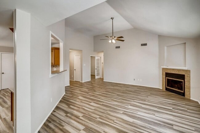 Photo - 607 Battlecreek Ln