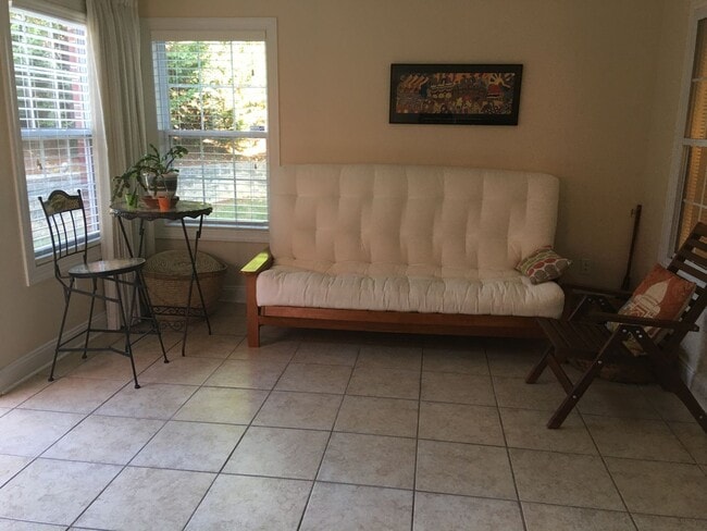 Photo - Oak Tree Townhome- One Level Living 3 Bed, 2 Bath Available March 1st!