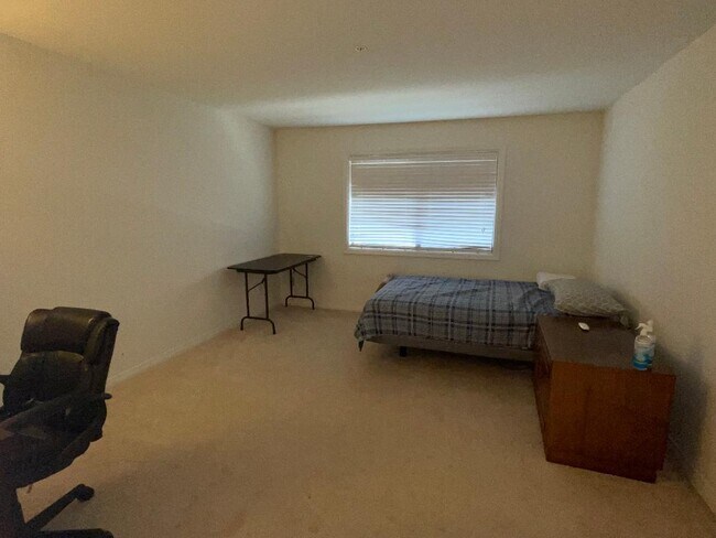 17735 Kinzie St Unit 201