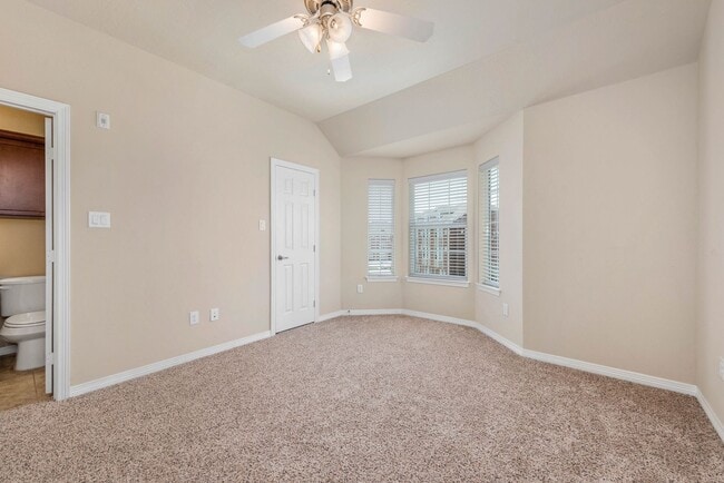 Photo - Pre-Leasing for FALL 2026- 1 Bedroom in Ga...