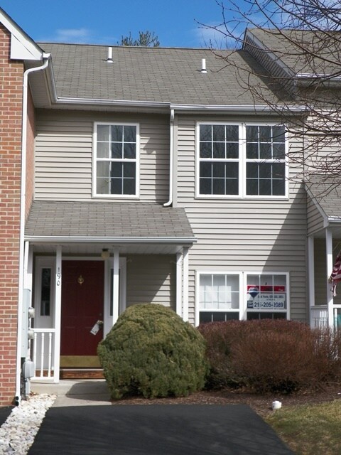 Photo - 190 Victoria Ct