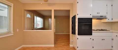 Photo - 2790 Ganic St