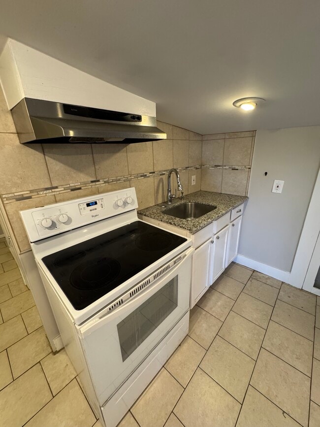 Building Photo - 464 3rd St Unit 5 Rental