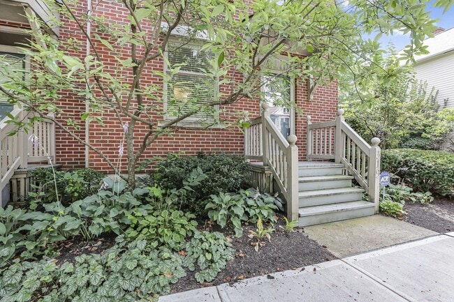 Photo - 319 W 2nd Ave