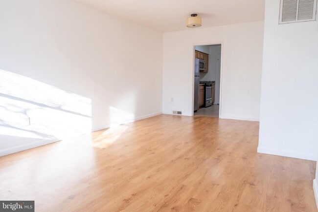 Photo - 2027 Barlowe Pl