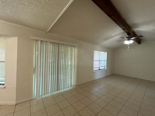 Photo - 2514 N W S Young Dr