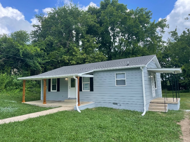 Photo - 306 W 13th St