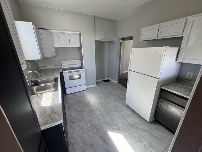 Photo - 63 W Hallam Ave