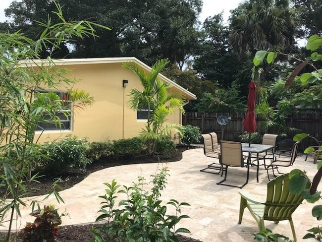 Building Photo - 818 Tequesta St Unit 3 Rental