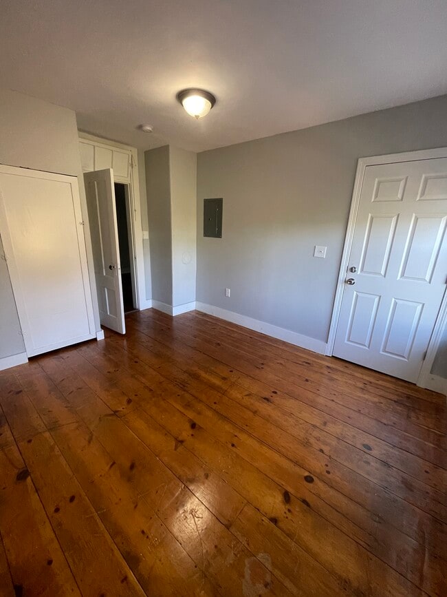 Building Photo - 165 Beacon St Unit 3