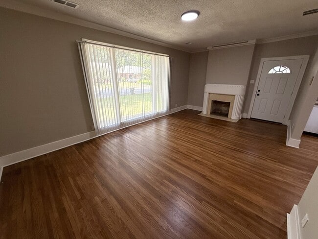 Photo - 753 N Evergreen St