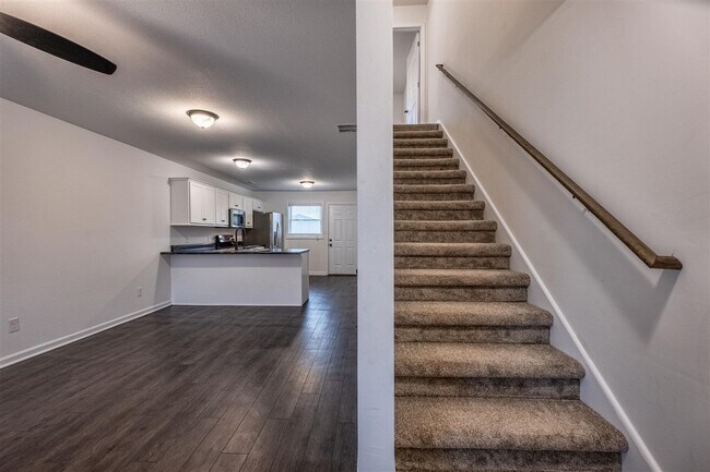 Photo - 100 Commerce St