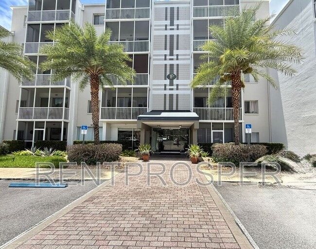 Building Photo - 1100 Delaney Ave Unit F201
