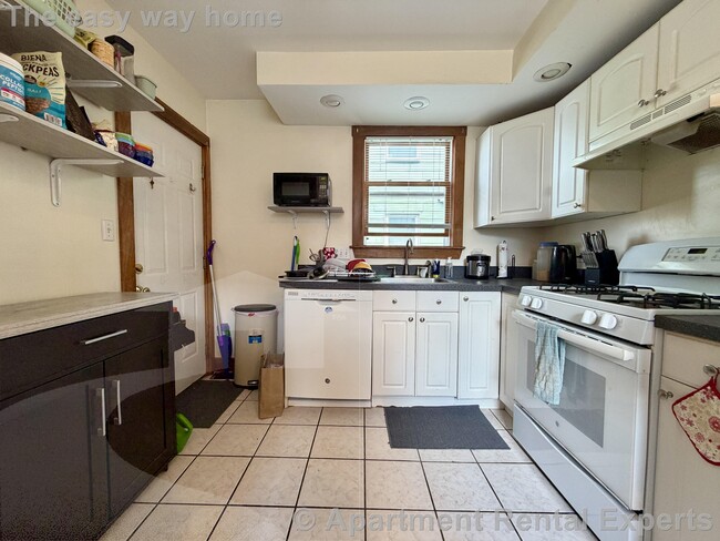 Photo - 359 Columbia St Unit #2