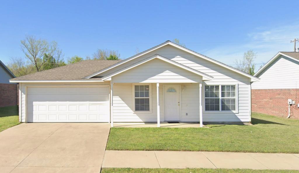 Photo - 2208 Wewoka St