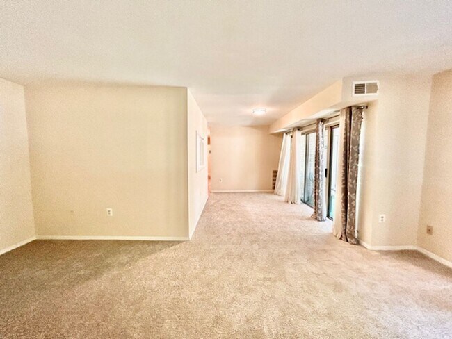 Photo - 12205 Academy Way Unidad 6