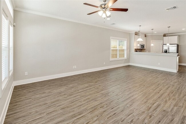 Photo - 1410 Holleman Dr