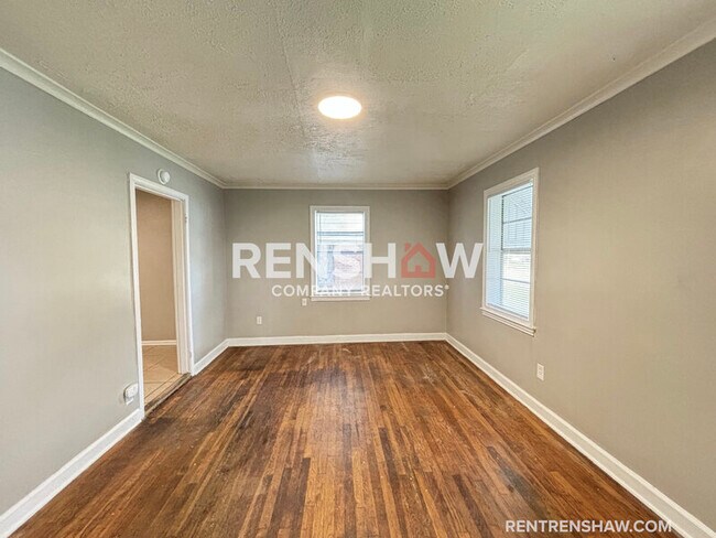 Photo - 1580 Hugenot St