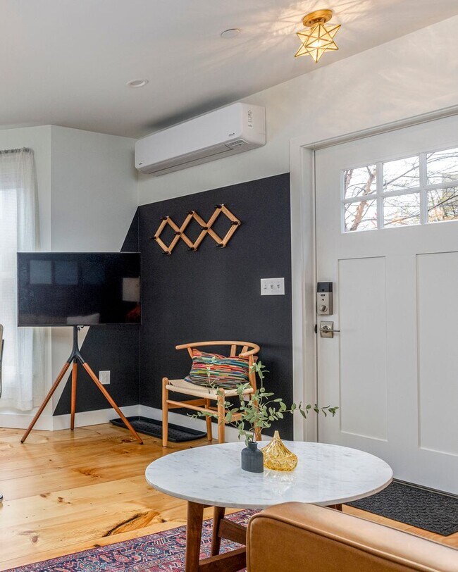 7 Russell St