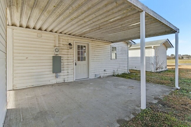 Photo - Completely remodeled 3 br 1 bath located in Evergreen NC east commute to Lumberton, Whiteville, E...