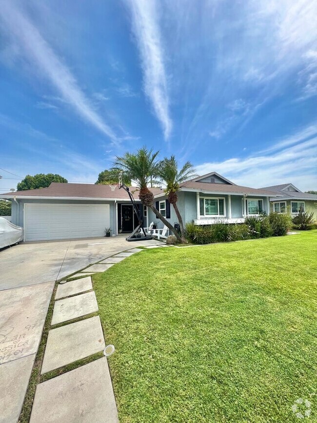 Building Photo - Spacious Remodeled Home Near El Dorado Park