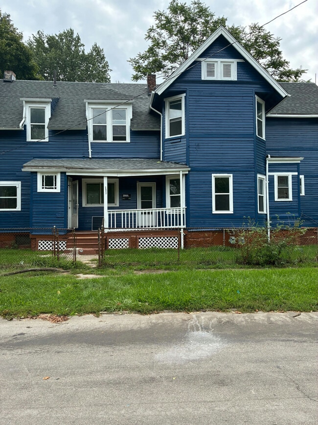Building Photo - 1377 E 66th St Unit 1