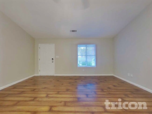 Photo - 620 Bluff Dr