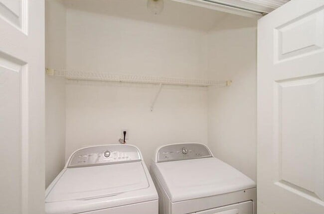 Photo - 3 Bed/3Bath Centrally located!!!