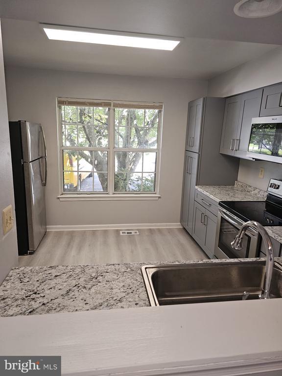 Building Photo - 3312 Midland Ct