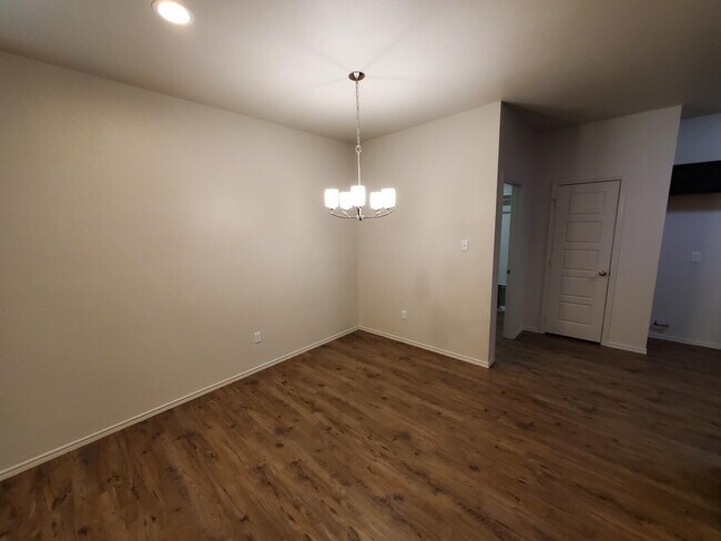 Photo - Zero Deposit! Offering 6 month or 12 month...