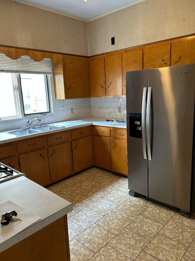 Photo - 50 Thompson St Unit 2