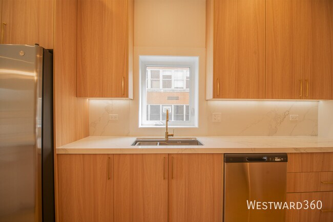 Photo - 2042 W Washington Blvd Unit #1E
