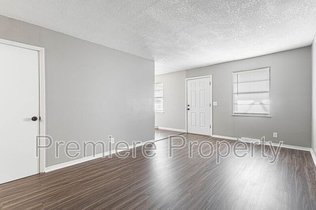 Photo - 14834 E Nickell Ave