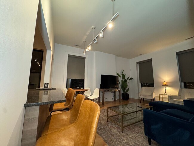 Photo - 1 E Huron St Unidad 3rd Floor