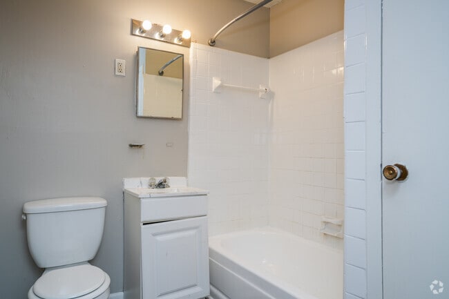 2BR, 1 BA - 664SF - Primary Bathroom
